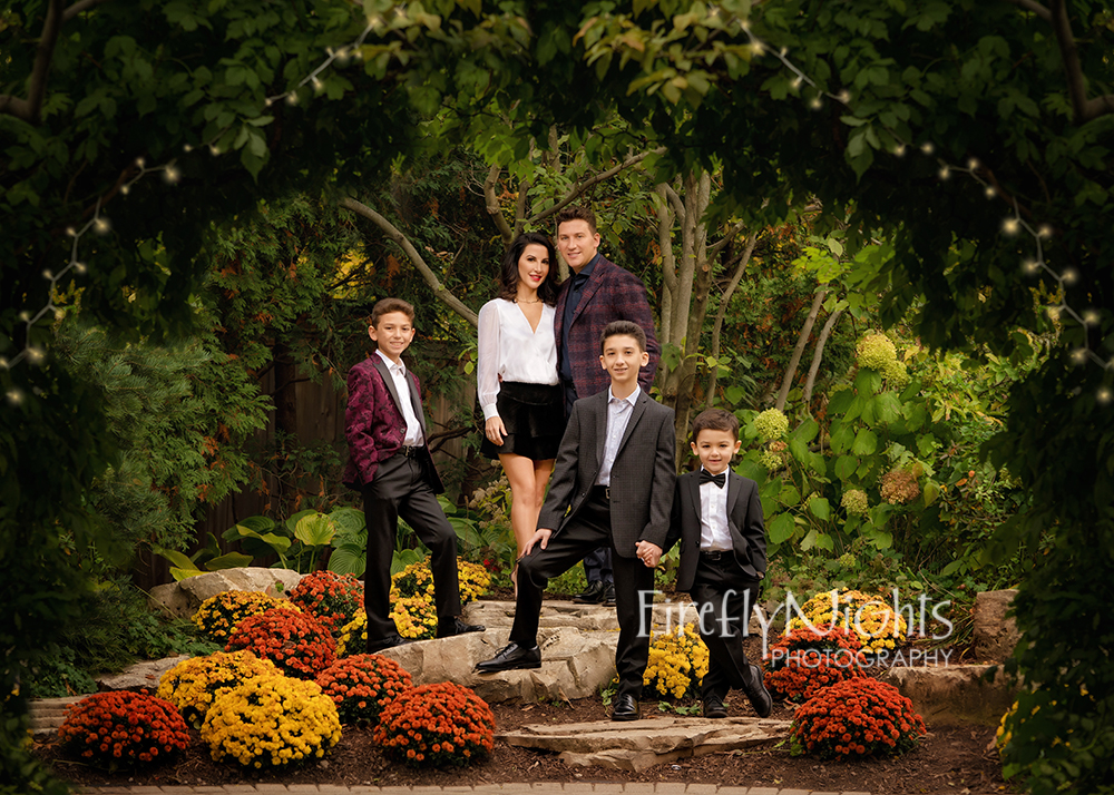 formal outdoor family portrait ideas